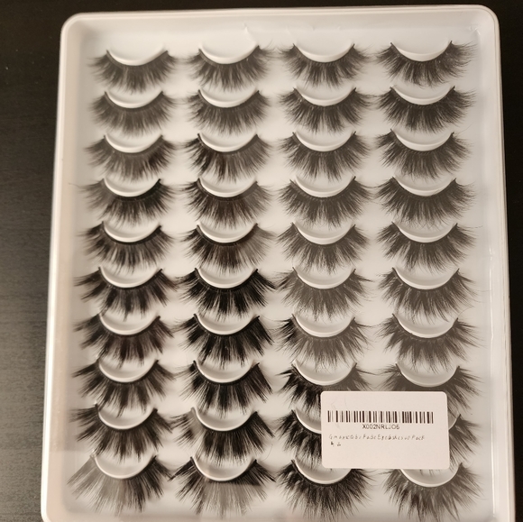 NWT Faux Mink Lashes 4 styles 20 pairs - Picture 1 of 11